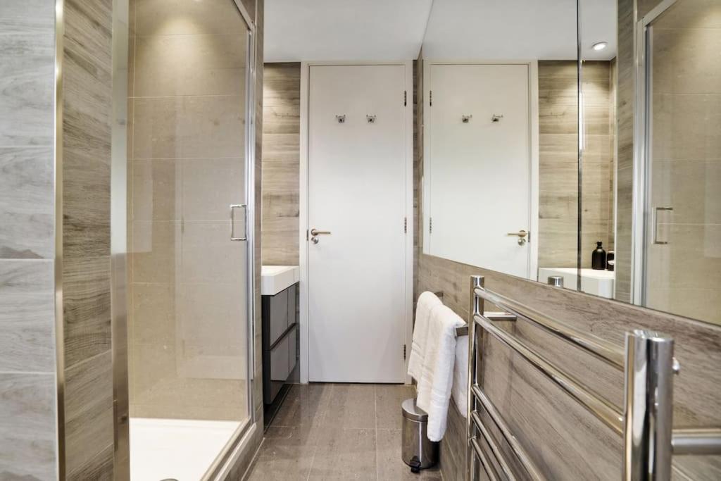 The Camden Suite Bright & Beautiful 2-Bed City Retreat ロンドン エクステリア 写真
