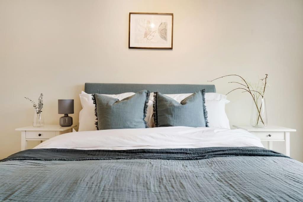 The Camden Suite Bright & Beautiful 2-Bed City Retreat ロンドン エクステリア 写真