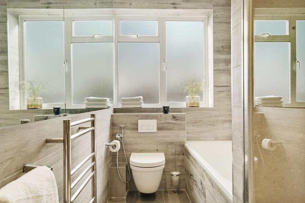 The Camden Suite Bright & Beautiful 2-Bed City Retreat ロンドン エクステリア 写真