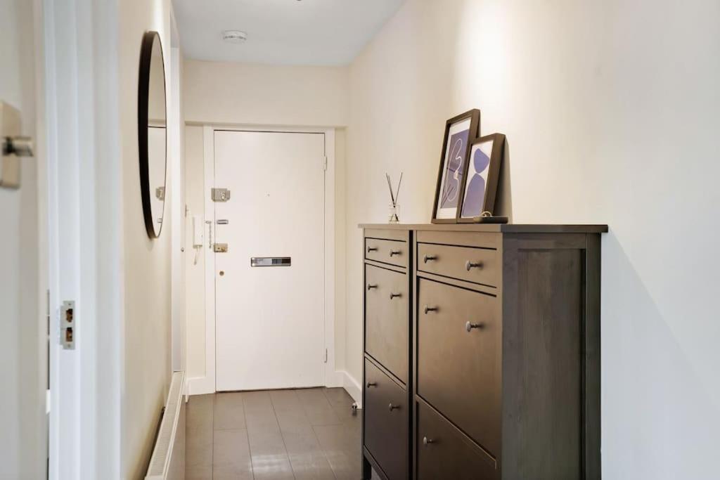 The Camden Suite Bright & Beautiful 2-Bed City Retreat ロンドン エクステリア 写真