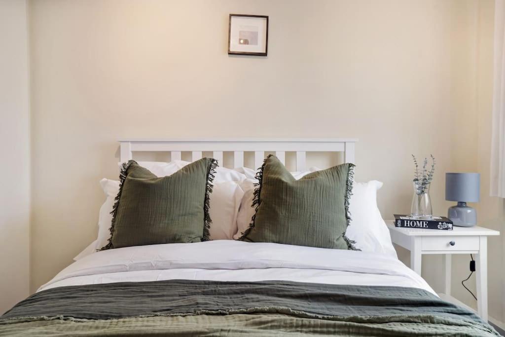 The Camden Suite Bright & Beautiful 2-Bed City Retreat ロンドン エクステリア 写真